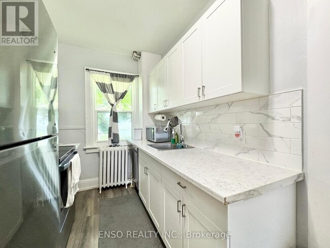 Building Photo - 5325-5325 Van Alstyne Pl