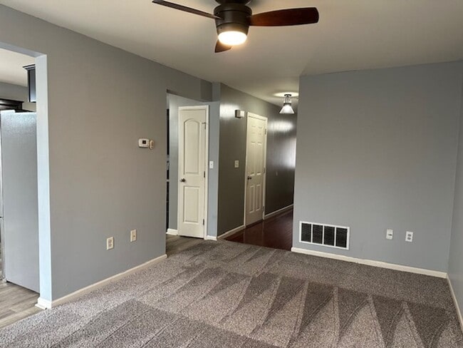 Foto del edificio - 6402 Creekbend Dr