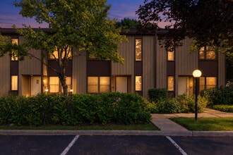 Building Photo - 620 N Hough St