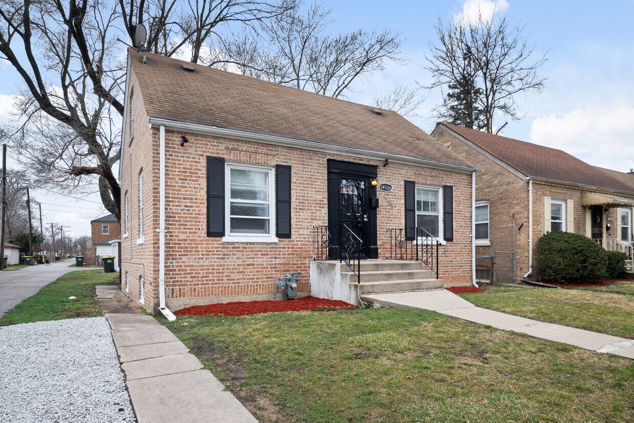 Primary Photo - 14526 S Dearborn St