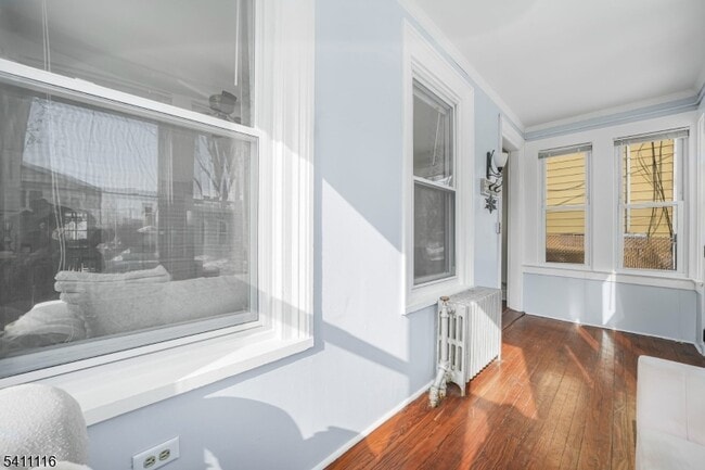 Building Photo - 416 2nd St