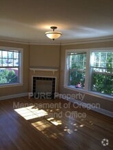 Building Photo - 709 SW 16th Ave
