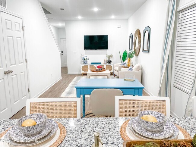 Foto del edificio - 81 Zaragoza Dr