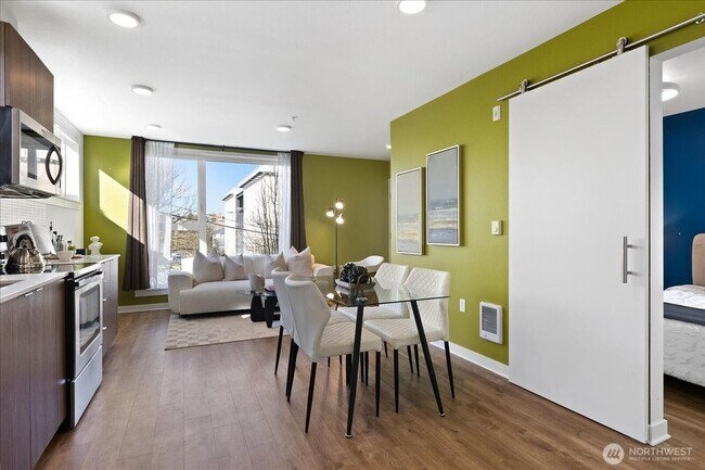Foto del edificio - 4422 Woodlawn Ave N