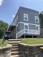 Building Photo - 517 Holmes St