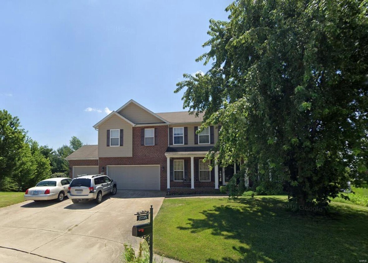 Primary Photo - 2738 Geneva Lake Dr