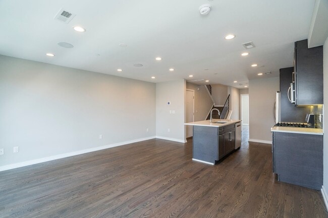 Building Photo - 1434 Clymer Street