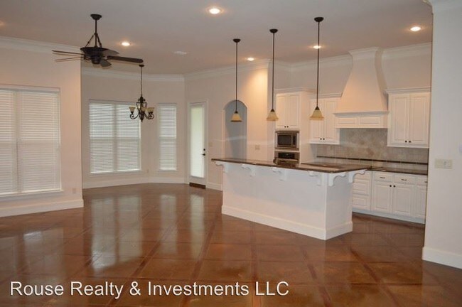 Building Photo - 1857 Stonecrest Blvd