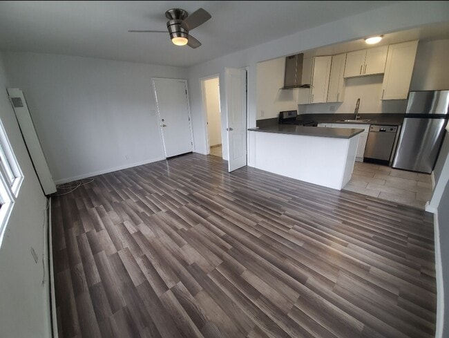 Foto del edificio - 1743 S La Brea Ave