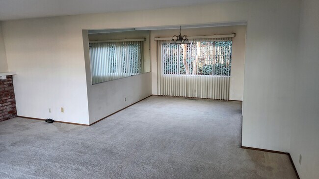 Living Room - 11389 Betlen Dr