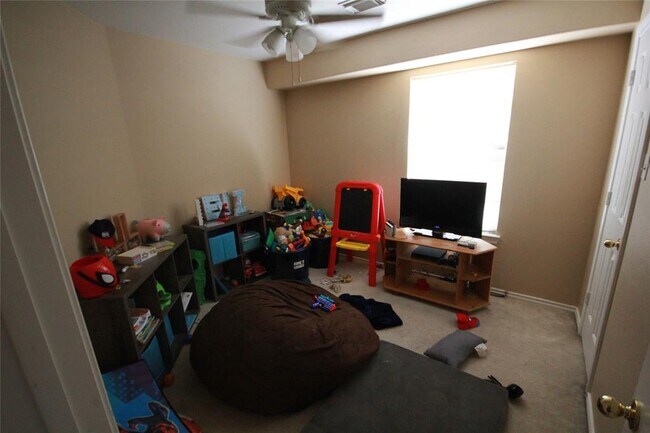 Foto del edificio - 16815 Bellmoor Ln