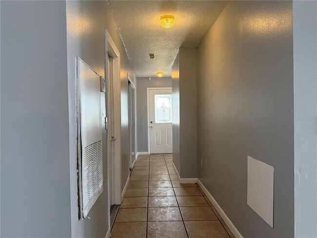 Foto del edificio - 2427 Camden Oaks Pl