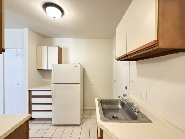 Foto del edificio - 814 W Cornelia Ave