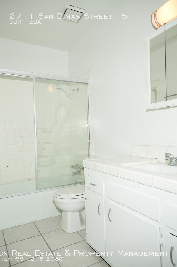 Building Photo - 2711 San Dimas St
