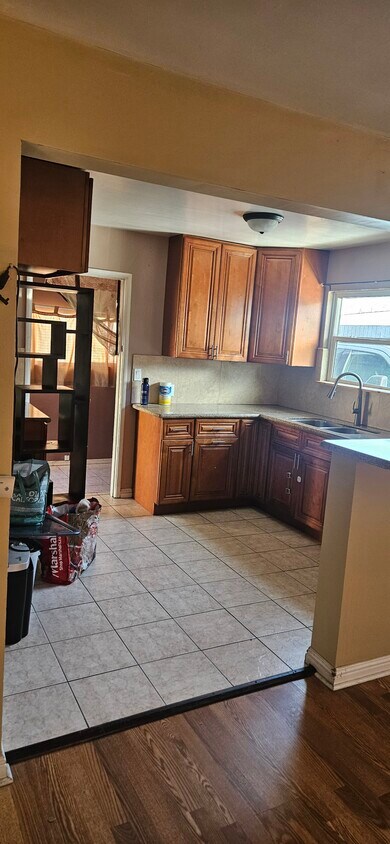 Foto del edificio - 4579 W 161st St