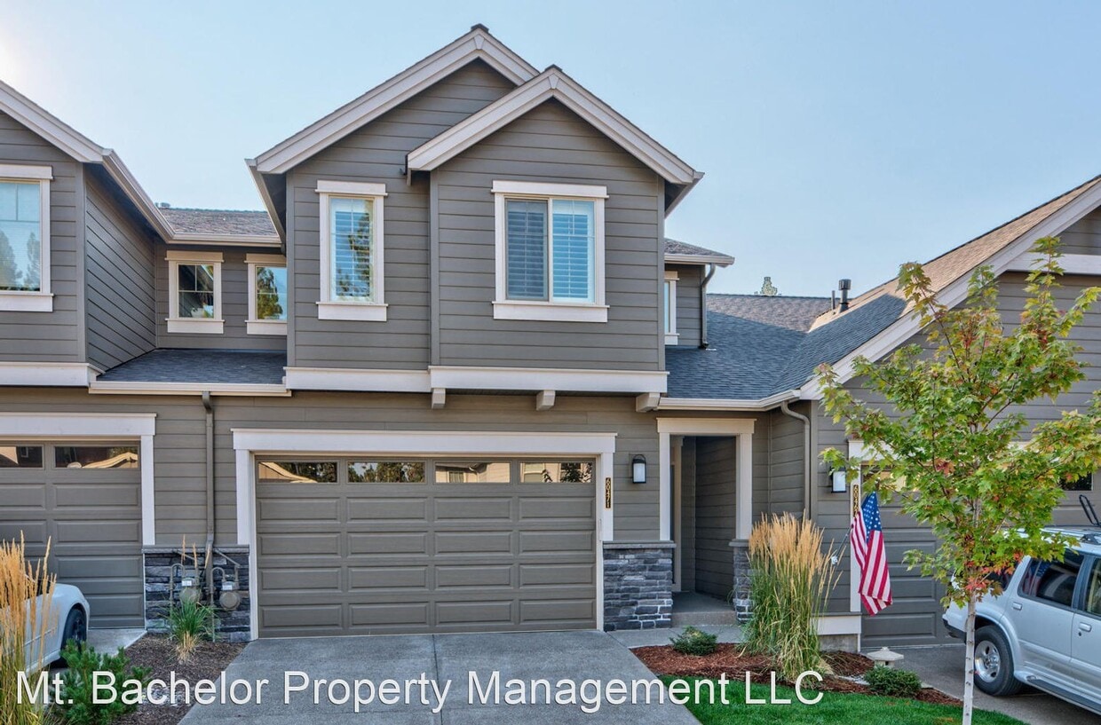 3 br, 2.5 bath House 60471 Hedgewood Lane House for Rent in Bend