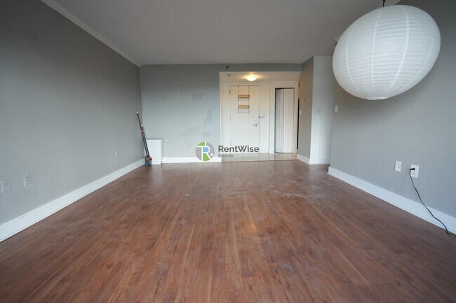 Building Photo - 15 N Beacon St