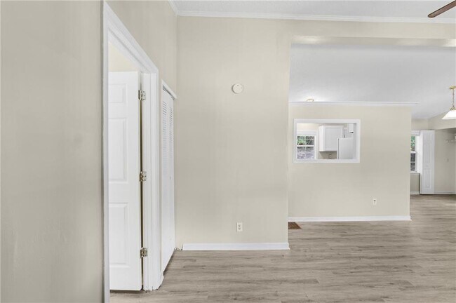 Foto del edificio - 354 Henry Aaron Ave SW