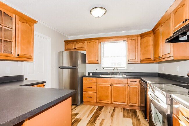 Building Photo - Freshly Updated 4 Bedroom Home in Martinez!