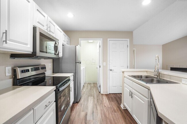 Foto del edificio - 5027 Stratford Pine Ln