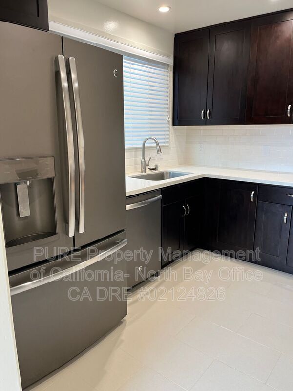 Foto del edificio - 305 Dellbrook Ave