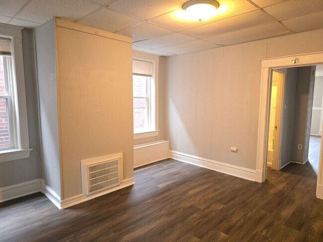Building Photo - 548-550 Eiler Street