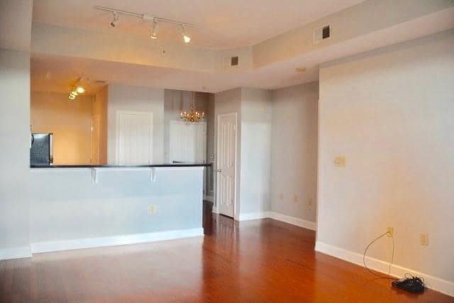 Primary Photo - 230 E Ponce de Leon Ave