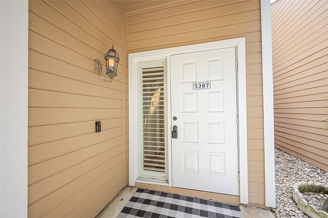 Building Photo - 5307 Buckhead Cir