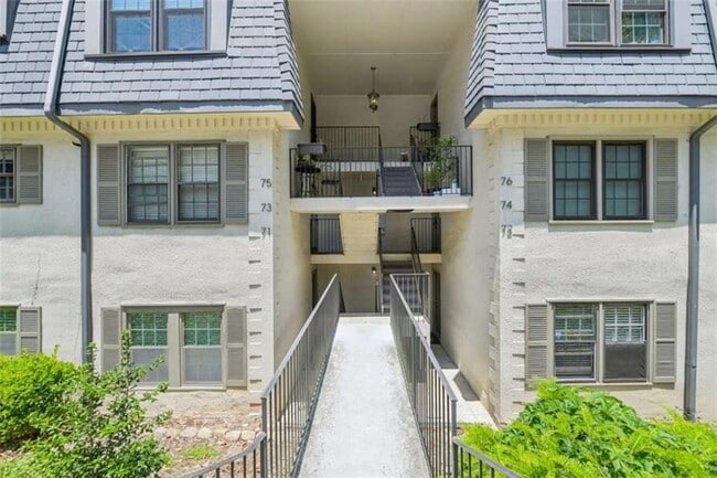 Building Photo - 73 Montre Square NW