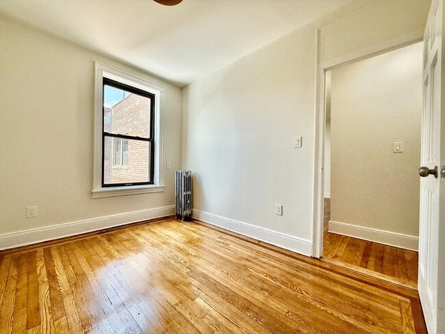 Building Photo - 1634 Crosby Ave