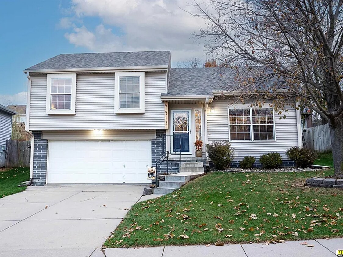 Photo - 7913 Bauman Ave, Omaha, NE 68122