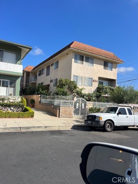 Foto del edificio - 824 W 11th St