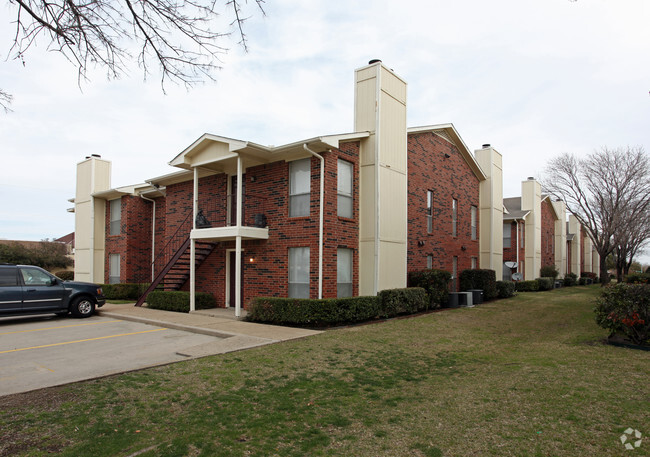 Building Photo - Dove Hollow