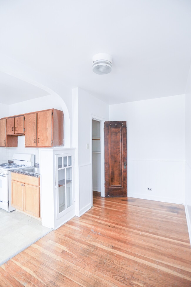 Foto del edificio - 4735 W Addison St