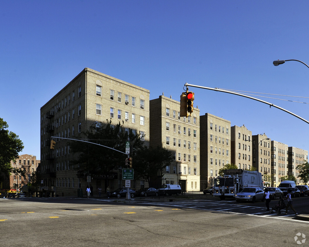 Primary Photo - 1645 Grand Concourse