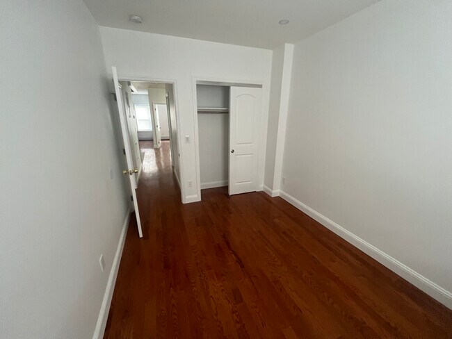Foto del edificio - 66-35 Booth St