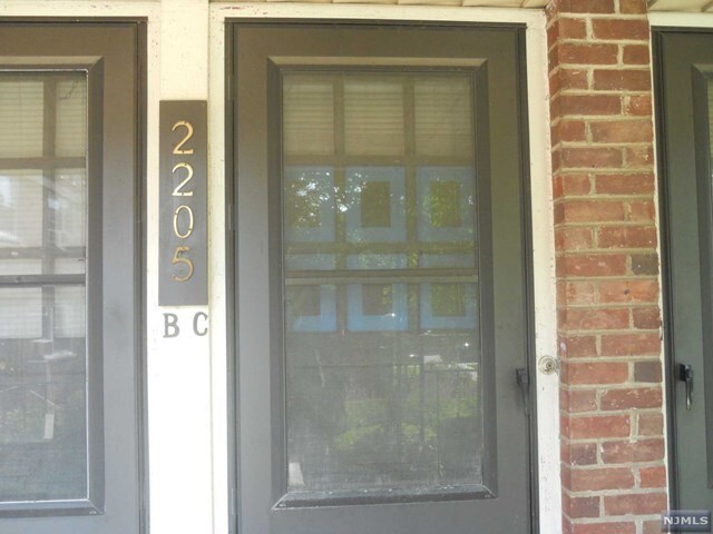 Building Photo - 2205 Center Ave