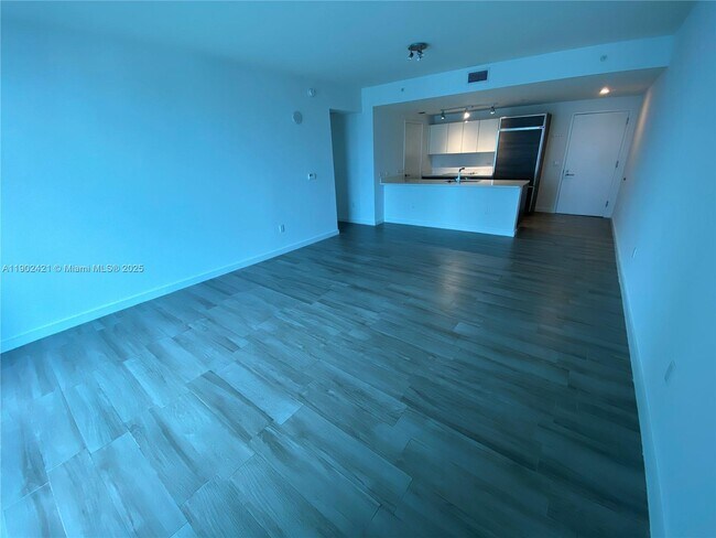 Building Photo - 1100 S Miami Ave