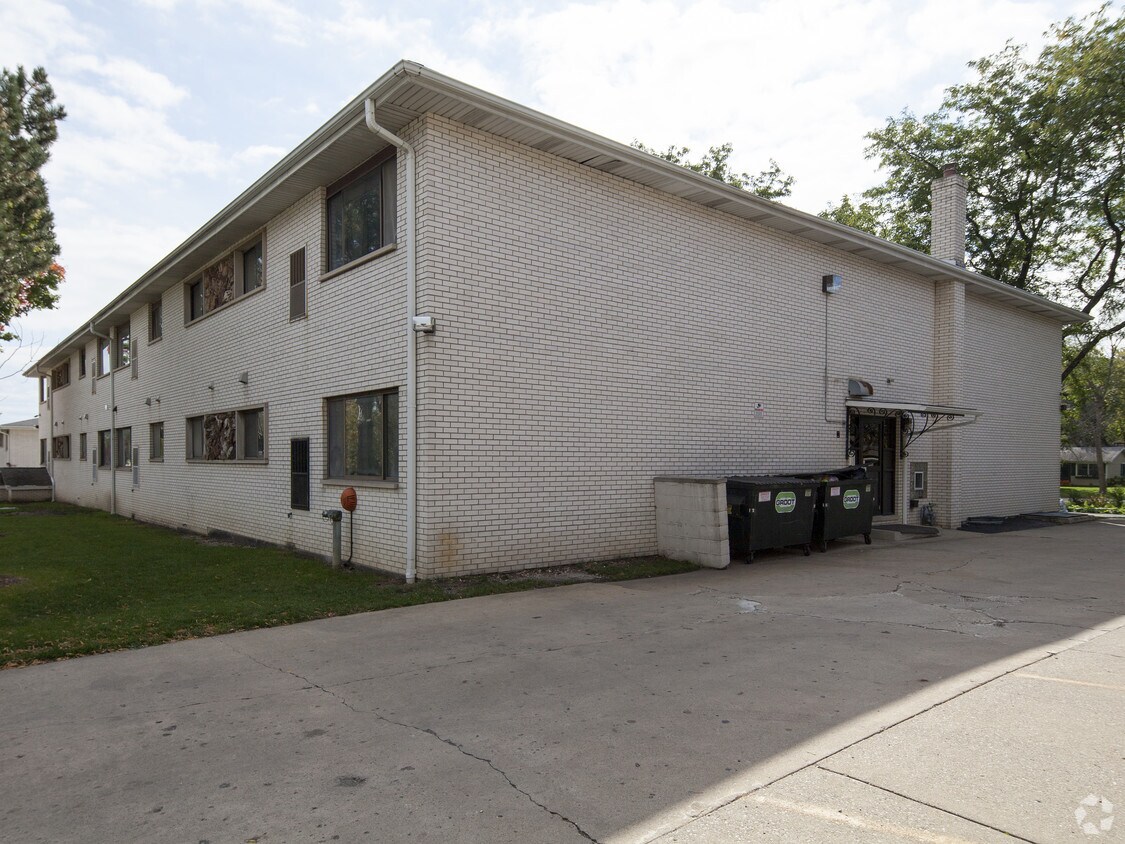 Building Photo - 2845-2855 Ridge Ave