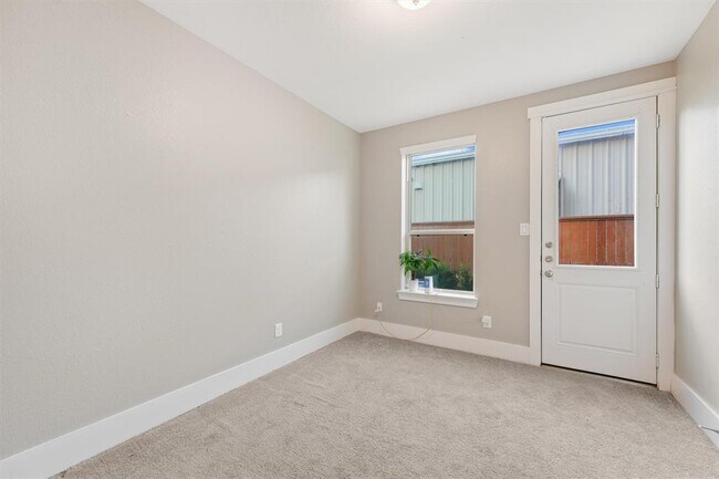 Foto del edificio - 12503 Holly Blue Ln