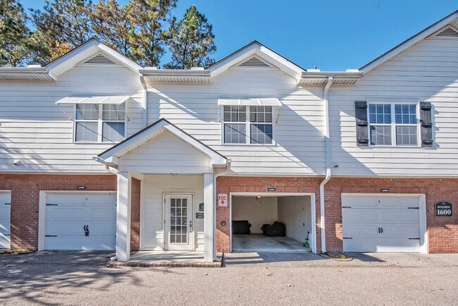 Foto del edificio - 1602 Basildon Rd