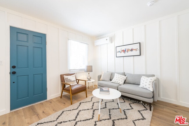 Foto del edificio - 314 N Venice Blvd