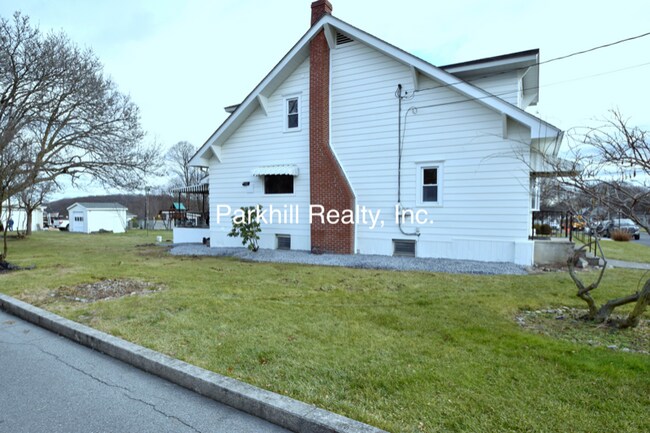 Building Photo - 319 Liberty Ave