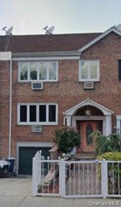 Building Photo - 81-15 31st Ave