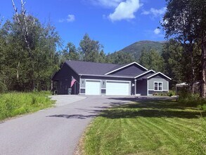 Building Photo - 17049 E Lori Ann Cir