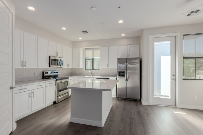 Photo - 4235 N 26th St House