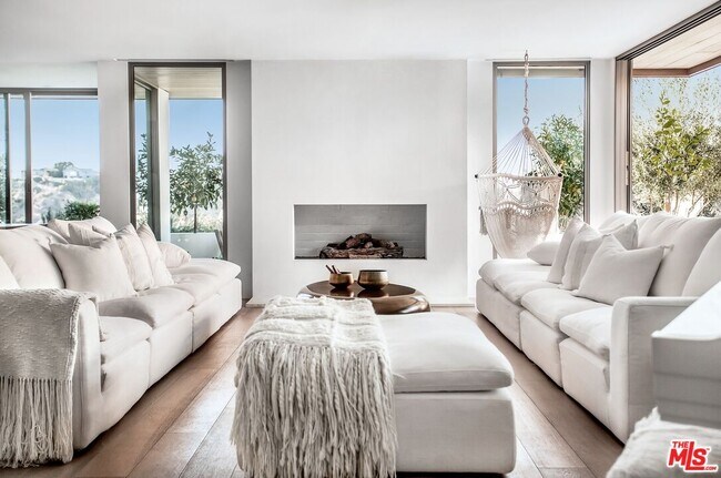 Foto del edificio - 3539 Beverly Ridge Dr