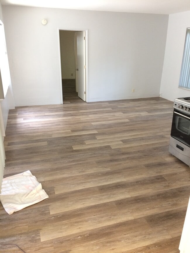 Main Living Room - 525 Antioch Ave