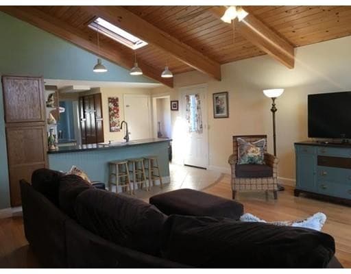 Primary Photo - 537 Marrett Rd