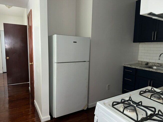 Building Photo - Beautifully Renovated Home! Corner House! Central Air! Available Now!